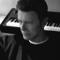 David Bowie - Zwei Videos zu "Love Is Lost"