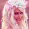 Paris Hilton - Fluffiges Video zu "Come Alive"