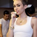Miley Cyrus - Softporno in knapper Unterwäsche