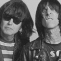 "Dance With Me" - Blink-182 ehren die Ramones