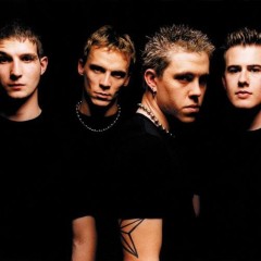 12 Steine, vier Jungs, eine Band.