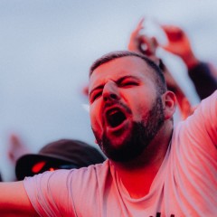 Wer wird da wohl erwartet?