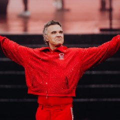 Robbie Williams.