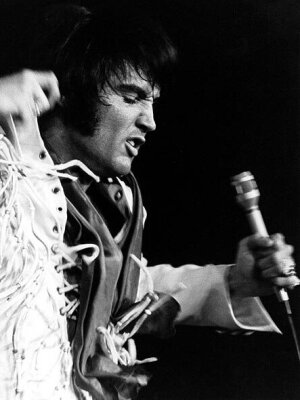 Elvis Presley: Lang lebe der AI-King!