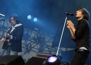 Phoenix mit »Trying To Be Cool« auf laut.fm/forty4fm