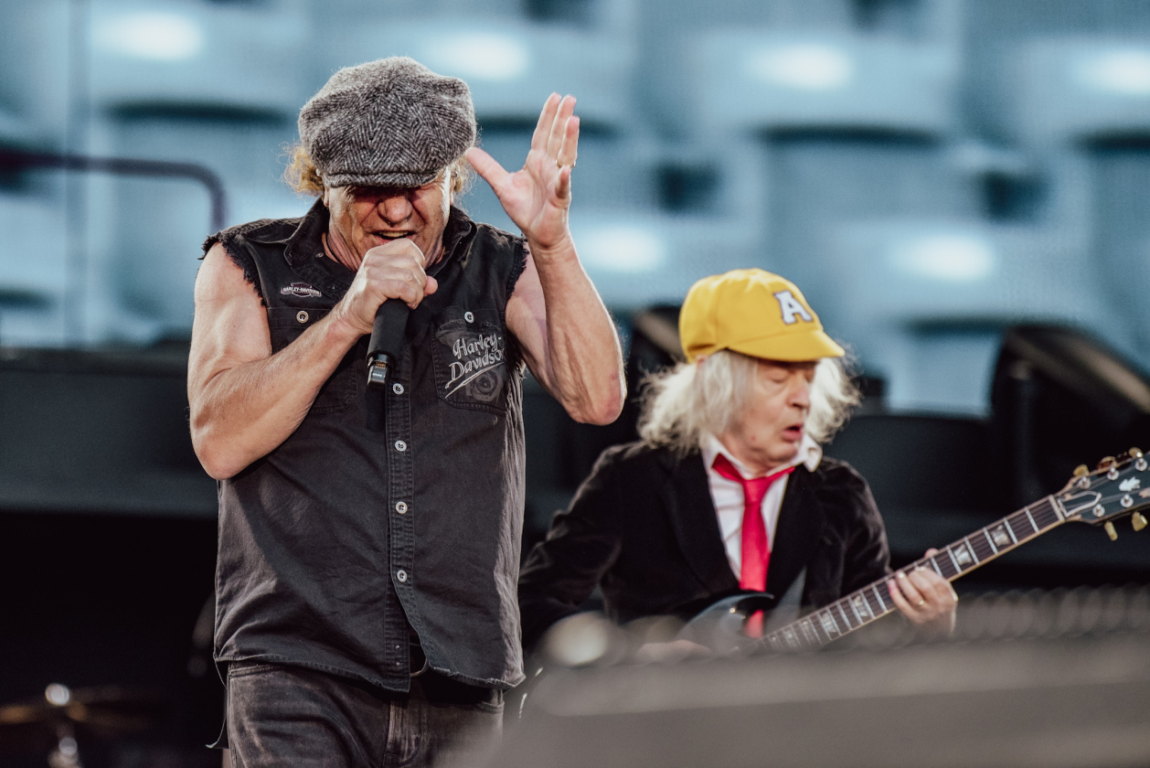 AC/DC – Brian und Angus. (36/43) – Wie ein Schlag in die Magengrube ...