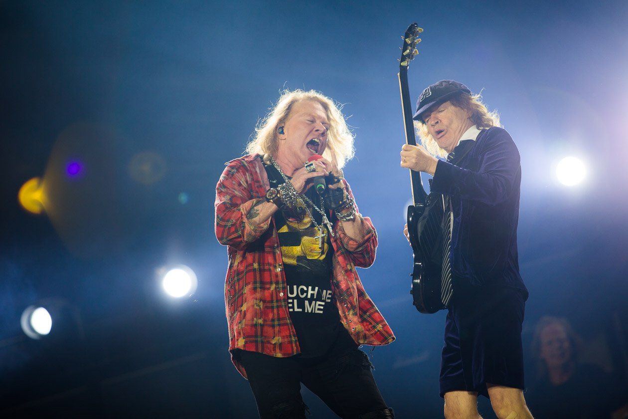 AC/DC – Am Rhein gaben Angus Young, Axl Rose und Co. ihr vorerst letztes Konzert der "Rock Or Bust"-Europatour. – Axl/DC.