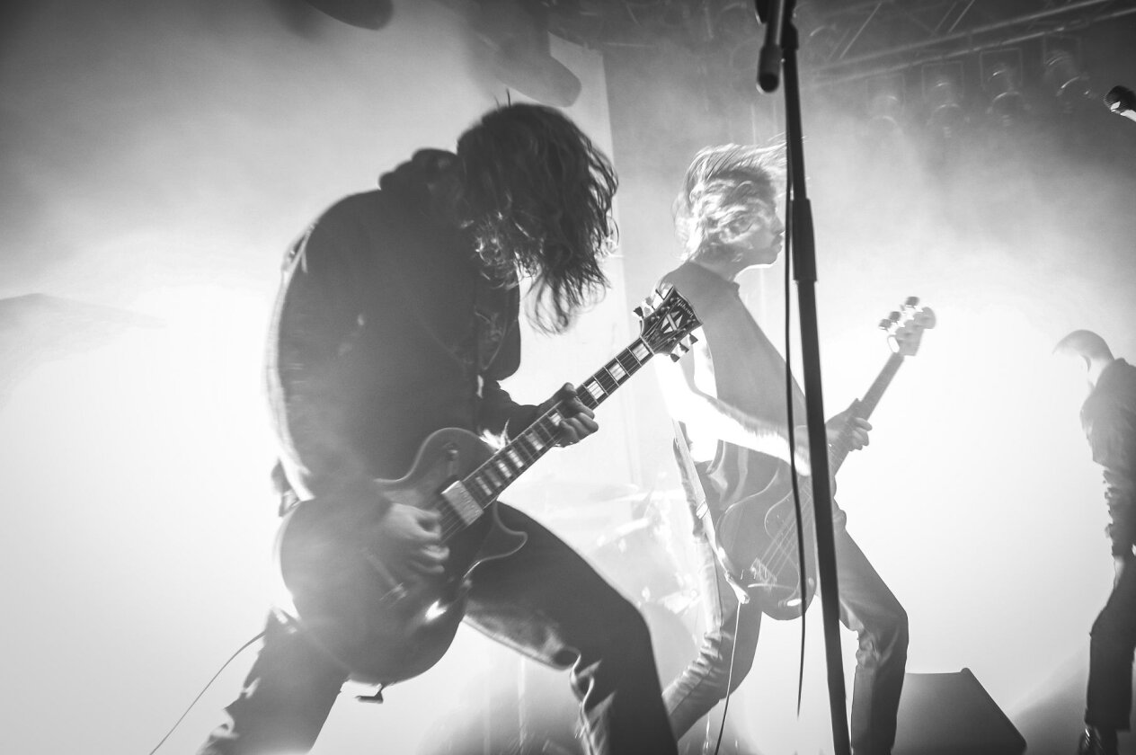 Amenra Lennart Bossu und Tim De Gieter. (6/16) Mit Dornen und