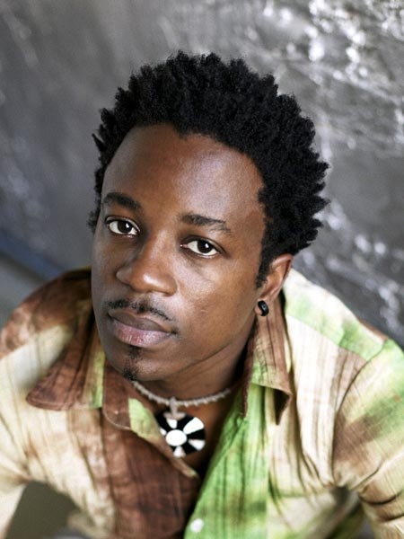 Blick Bassy gelingt auf allen Ebenen. (3/4) Ein starkes Debüt