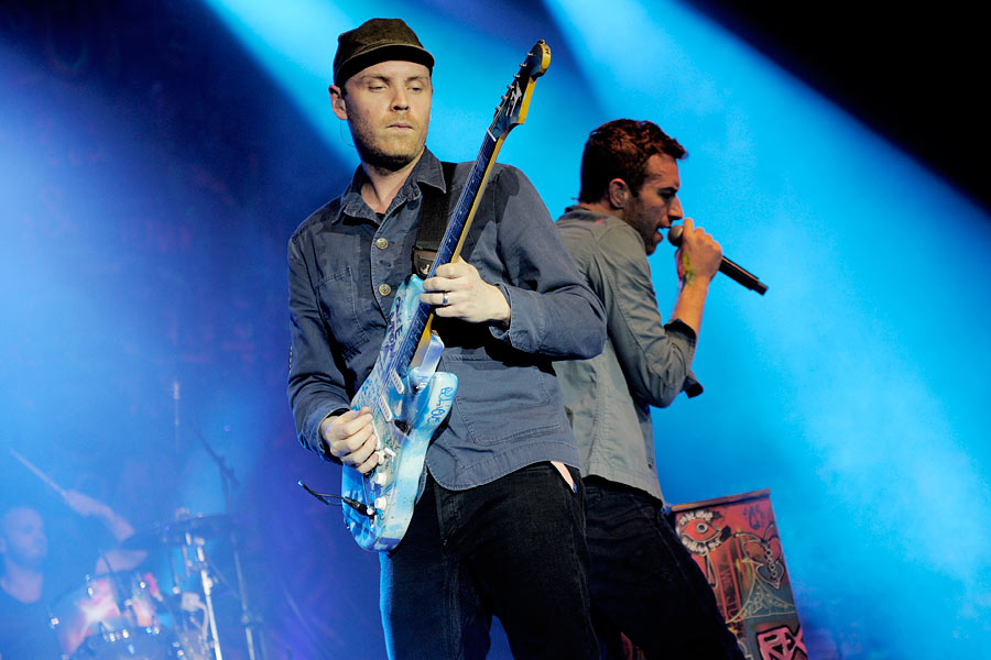 Coldplay spielen ein exklusives Radiokonzert im Kölner E-Werk. – ... auf der Bühne. In Köln hatten die beiden sichtlich Spaß.