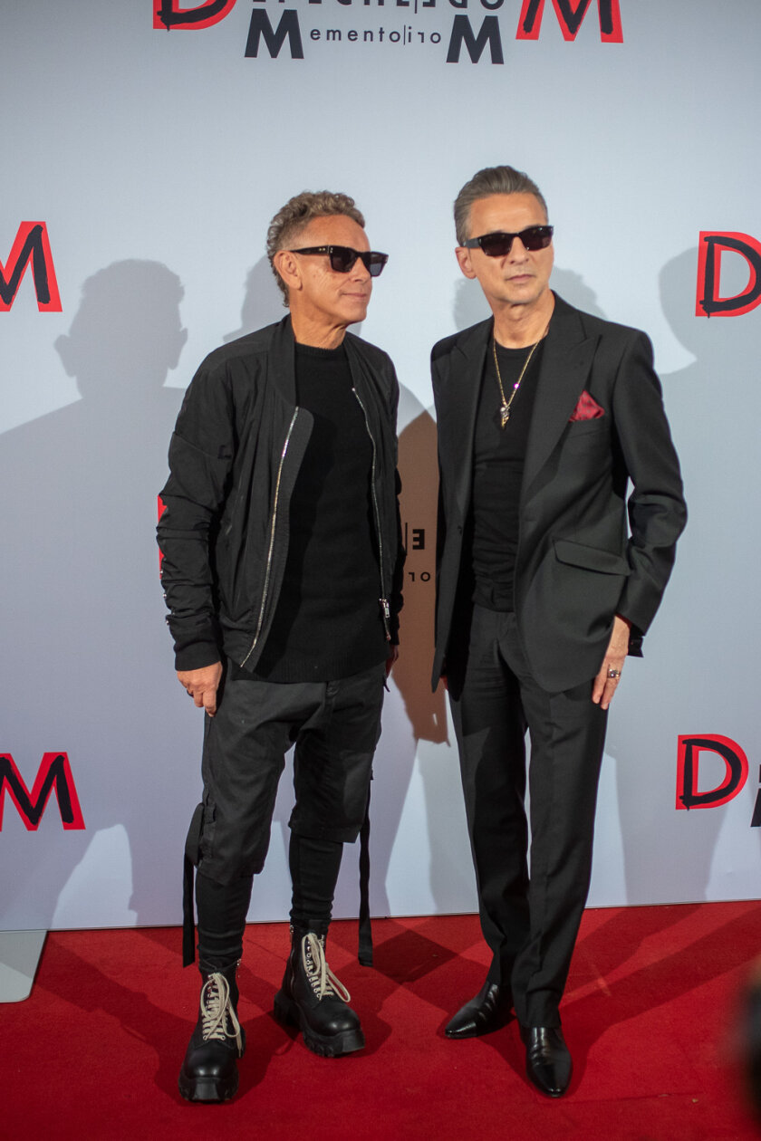 Die verbliebenen DM-Köpfe in der Hauptstadt: Martin Gore und Dave Gahan. – Die Musik von Depeche Mode solle "Freude und Zusammenhalt in einer turbulenten Welt vermitteln".