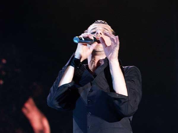 Depeche Mode – Die Synthie-Rocker live im Berner Oberland nach den Sisters Of Mercy und Placebo. – 