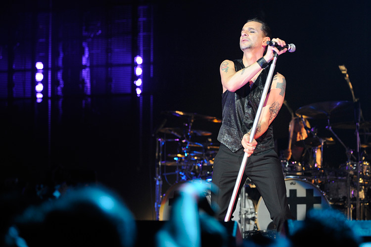 Depeche Mode – Martin, Dave und Andy rocken das Badnerland. – Man merkt ihnen die Strapazen der Tour nicht an - mit Energie...