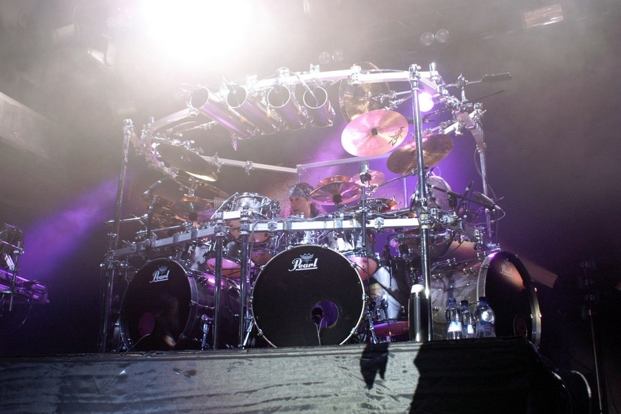 Dream Theater – Mit neuem Drummer und beim einzigen Schweizer Clubgig im Komplex 457. – Mike Mangini.