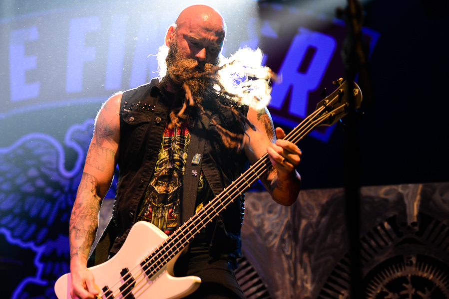 Five Finger Death Punch – Raise your fist in the air! – Chris Kael.