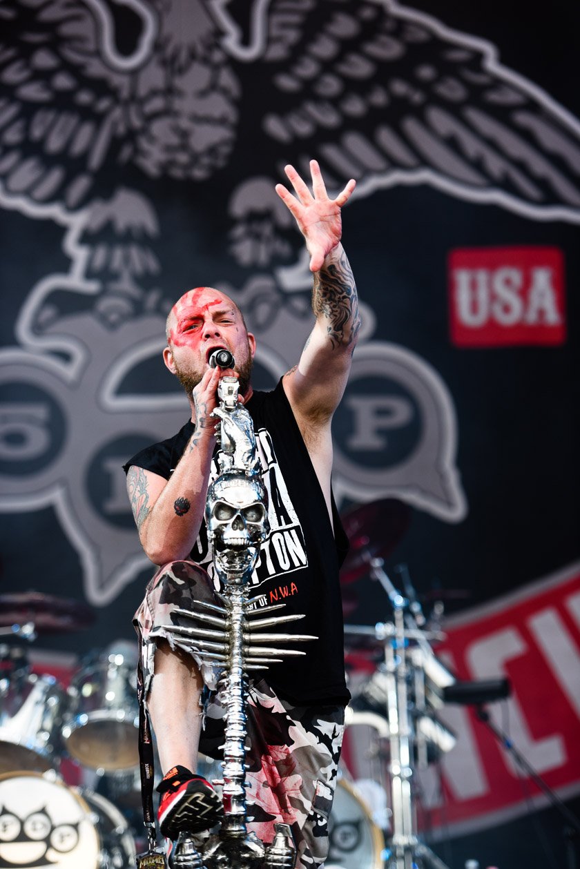 Five Finger Death Punch – Auf Festivals gesetzt: Die Amis um Sänger Ghost. – Ghost.