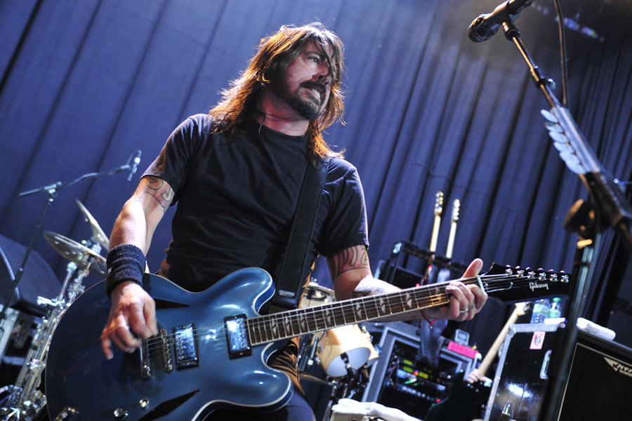 Foo Fighters – Zweieinviertel Stunden kollektiver Wahnsinn. – Chefrocker Grohl.