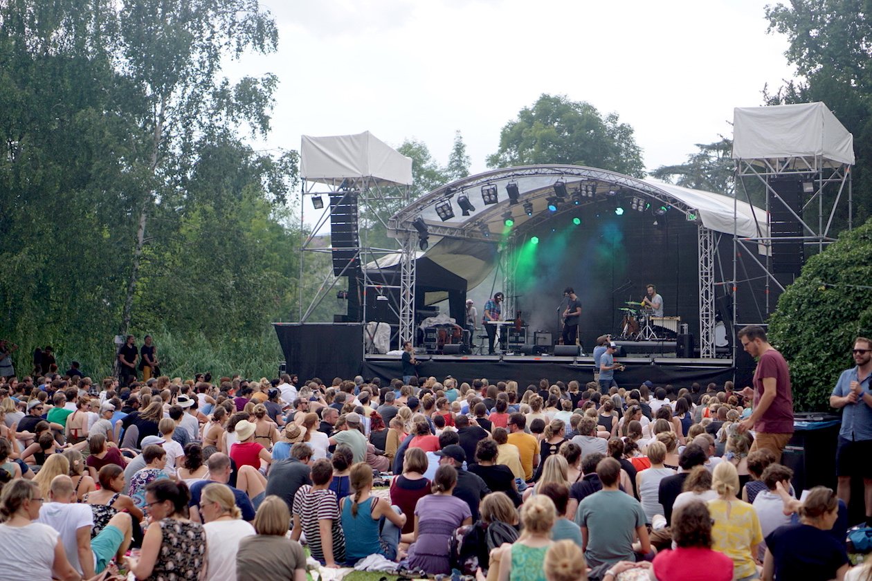  Tag zwei beginnt wie jeder Heimspiel-Tag (18/32) – Gisbert zu Motiv 