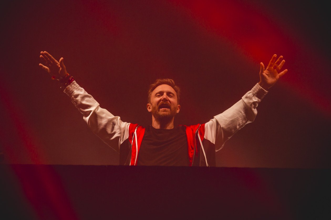 Casper, SXTN, Kraftwerk, Liam Gallagher, K.I.Z., David Guetta, The Weeknd etc. live im Berliner Olympiapark. – "Put your hands in the air": David Guetta begrüßt seine Party People.