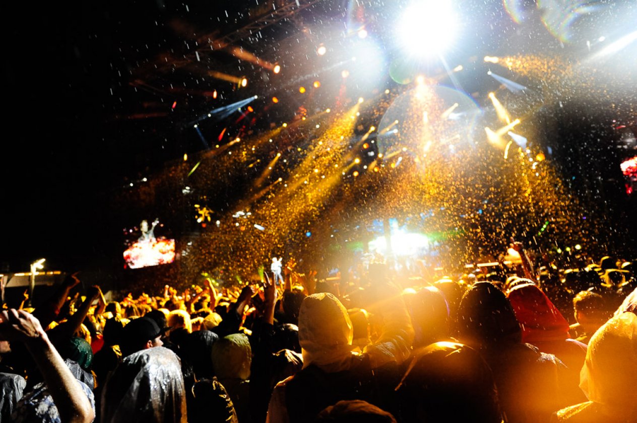 Muse, The Libertines, Bad Religion u.a. gratulieren zum Festivaljubiläum im Bodenseestadion. – Muse bei Rock am See.