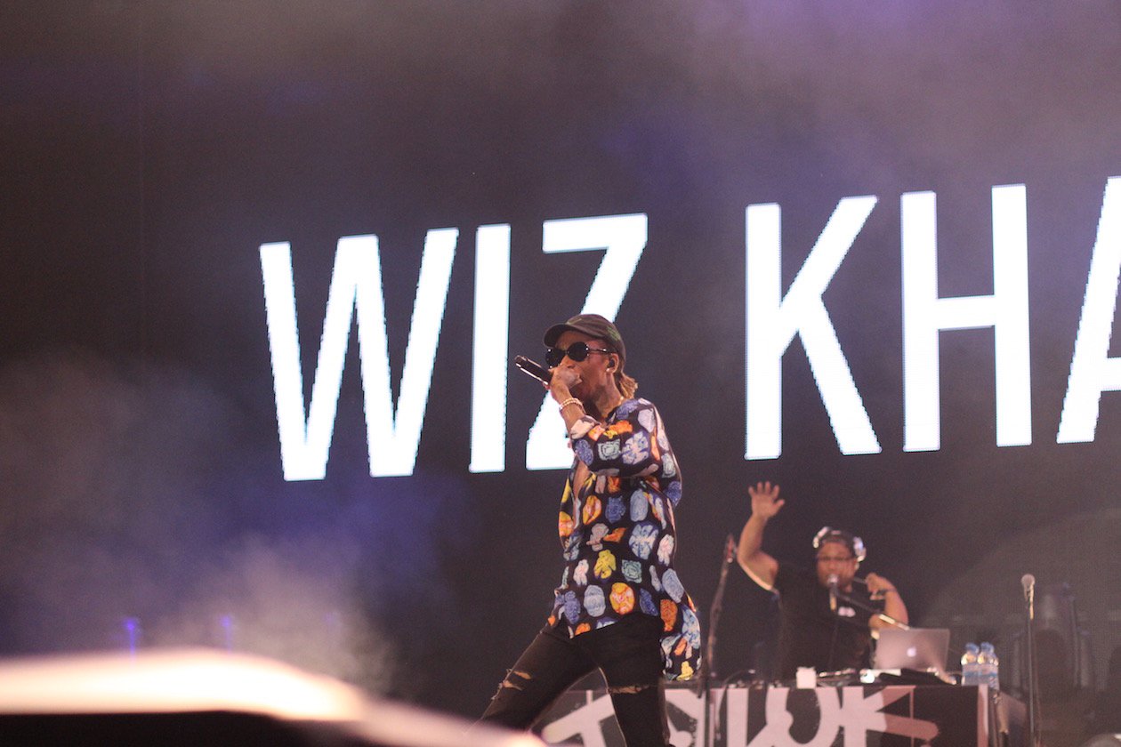 Ferropolis im Sternzeichen des Hip Hop! – Mit etwas Verspätung kommt Wiz Khalifa auf die Bühne. 