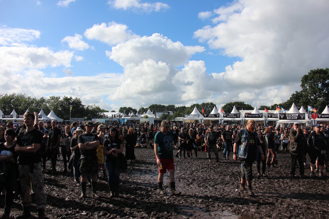 Wacken Bilder: Unleash Your Inner Artist with Metal Monsters!