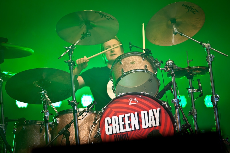 Green Day – Billie Joe Armstrong und Co. rocken die Meute bei jeder Temperatur. – Tré hinterm Kit.