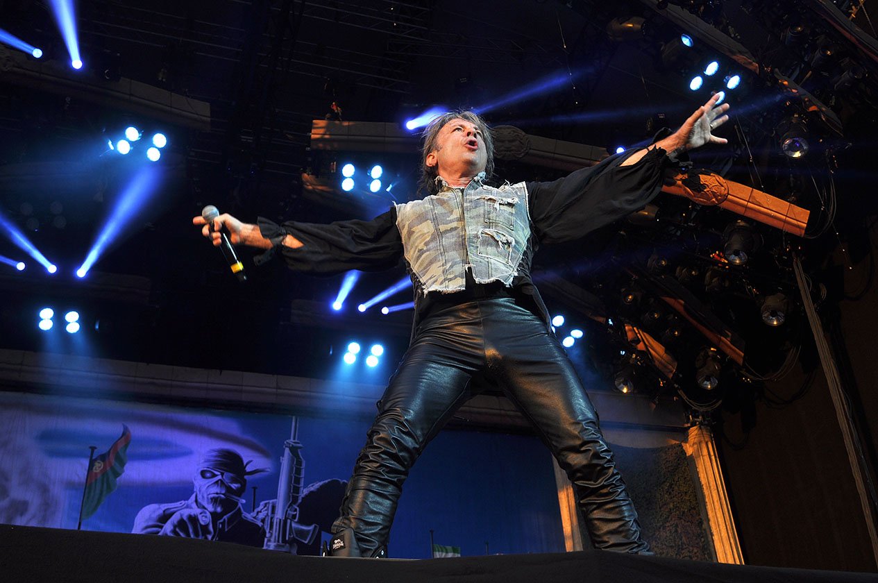 Iron Maiden – Über 30.000 Fans huldigten den Briten im Breisgau. – Bruce.