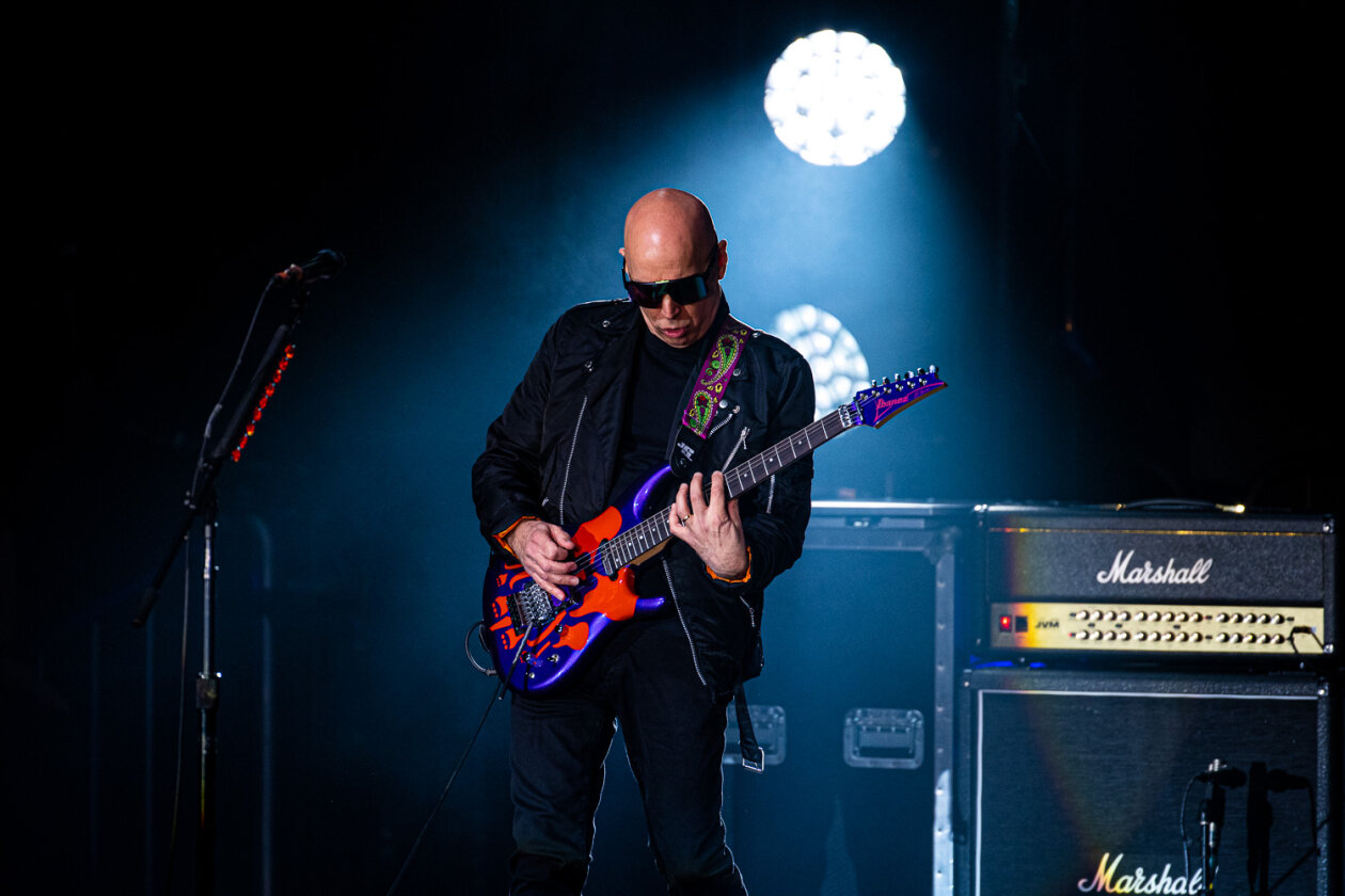 Joe Satriani Joe Satriani. (20/23) Bei ihm gingen sie in die Lehre