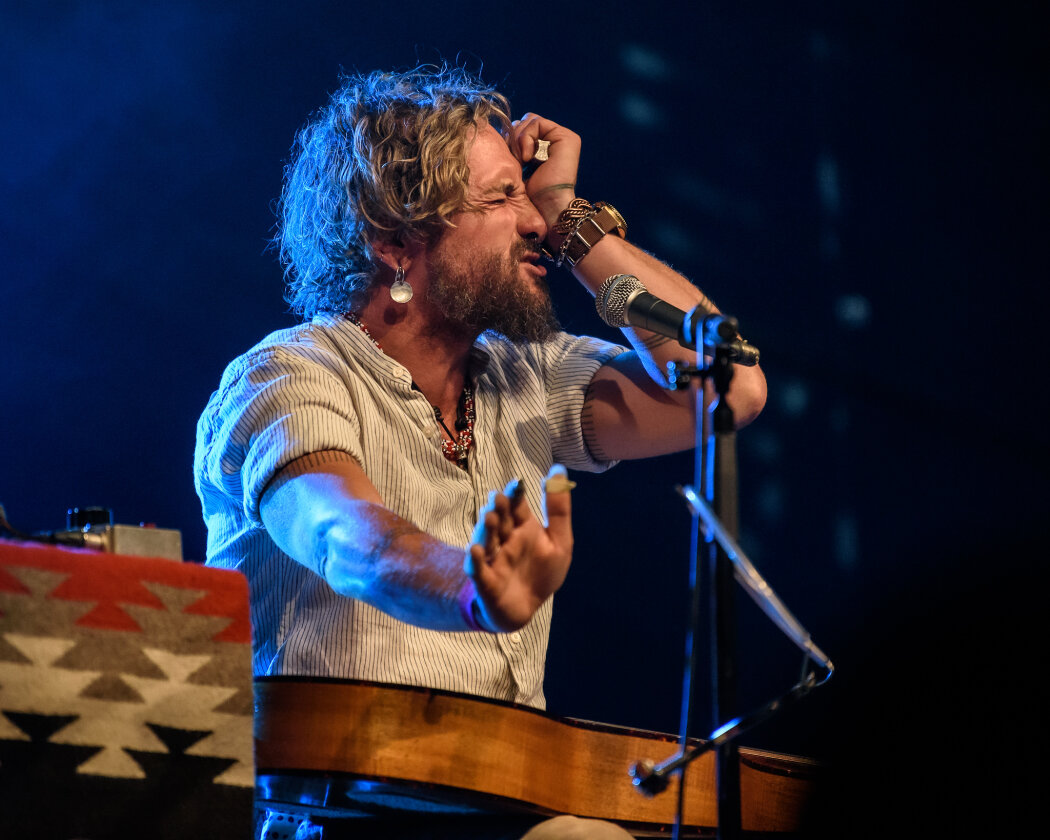 Der australische  Ausnahmegitarrist gilt als einer der besten Livemusiker unserer Zeit. – John Butler.