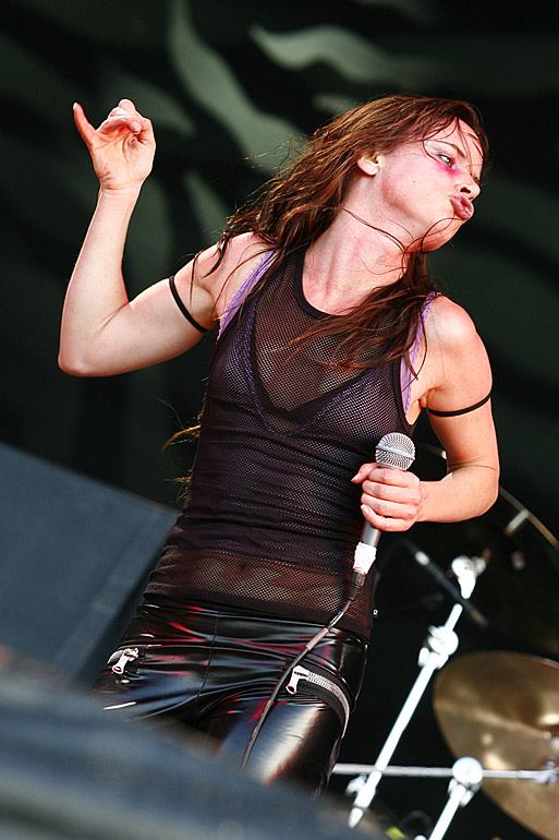 Juliette Lewis – So, lick it now, lick it good, lick this just like you should... – 