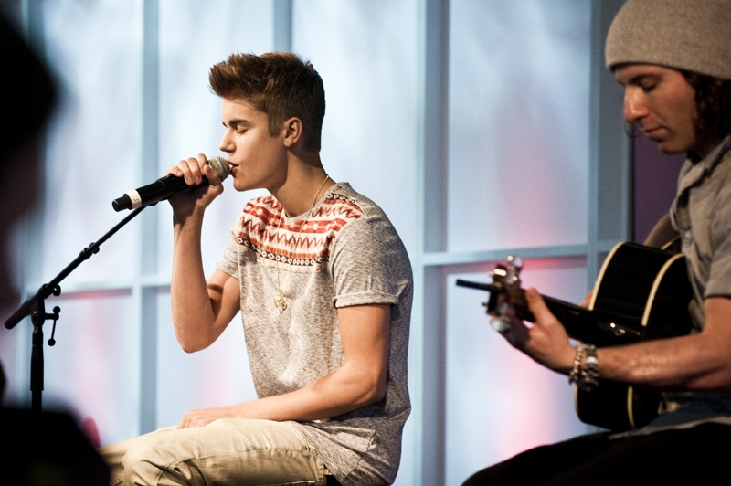 Justin Bieber unplugged am Frankfurter Flughafen. – Justin Bieber, Frankfurt 2012
