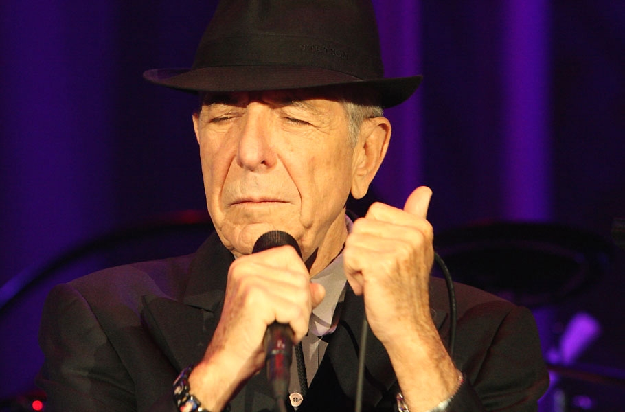 Gäsenhaut pur in der Schleyerhalle - und das drei Stunden lang. – Leonard Cohen.