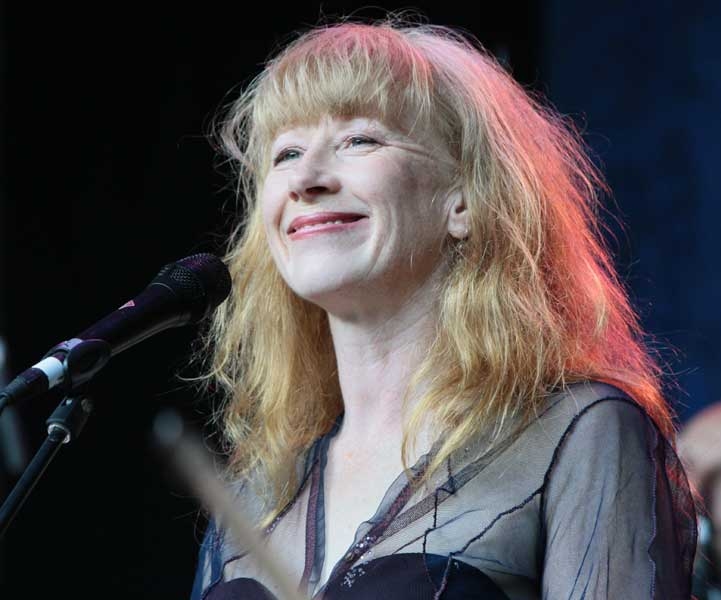 Loreena McKennitt (17/25) Auf der Freilichtbühne beeindruckte die