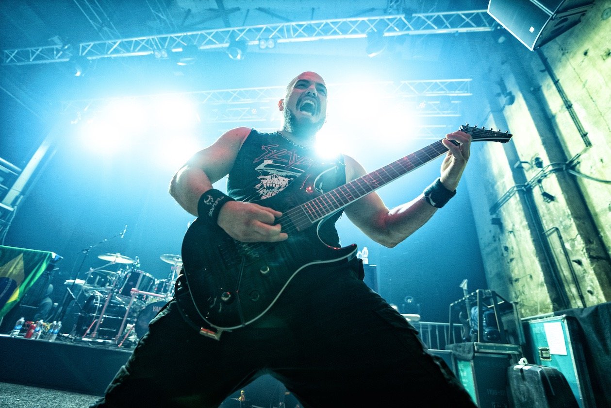 Max & Igor Cavalera – Die Metal-Brüder spielen vor ausverkauftem Haus legendäres Sepultura-Material. – Marc Rizzo.