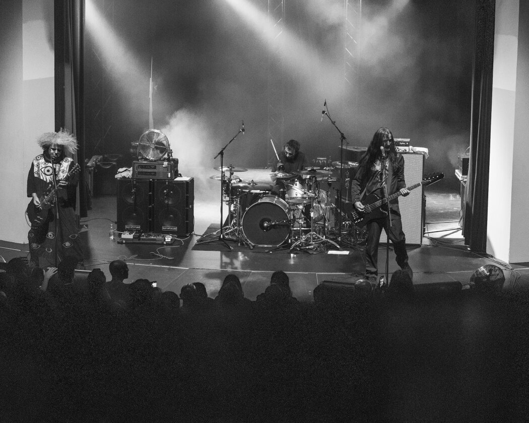 Mit dem aktuellen Album "Bad Moon Rising" on tour: 40 Jahre Melvins! – Melvins.