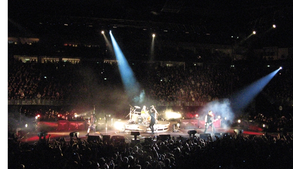Metallica live beim Fan-Gig für "Death Magnetic" – Die Menge brodelt.