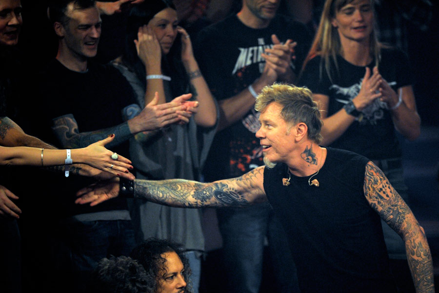 Lou Reed, Metallica, 400 Fans und ein Fernsehstudio: Ein Abend voller Fragen. – ...ihren Heroen die Hand zu schütteln. Mehr war dann aber auch nicht.