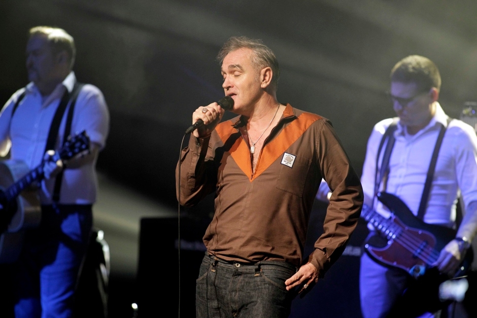 Nach 90 Minuten bricht er das Konzert ab: Morrissey live in Essen. – Morrissey fühlte sich aber offensichtlich bedrängt, verließ die Bühne und kam nicht mehr zurück.