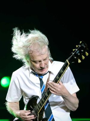 AC/DC: Europatour mit Jane's Addictions Chris Chaney – laut.de – News