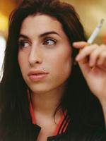 Amy Winehouse: Mit Crack-Pfeife vor der Kamera