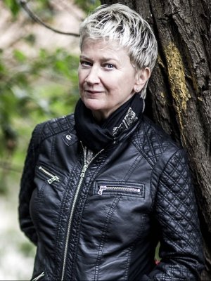 Metalsplitter: Anne Clark verteidigt Rammstein