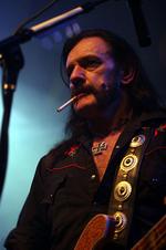 Motörhead: Lemmy als entmannte Puppe