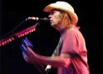 Neil Young: Exklusiver Song für Terror-Opfer