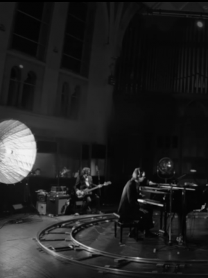 Nick Cave: Strobo-Gewitter trifft sanfte Klänge