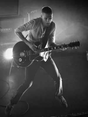 Refused: Die Hardcore-Legenden feuern ihren Gitarristen