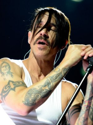Schuh-Plattler: Anthony Kiedis rettet Baby