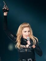 Schuh-Plattler: Hakenkreuz-Klage gegen Madonna