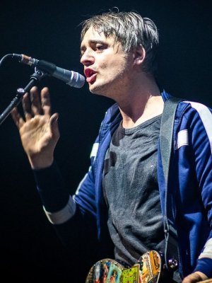Schuh-Plattler: Pete Doherty im Schlafanzug verhaftet