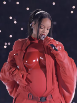 Super Bowl LVII: Rihanna überrascht mit Babybauch